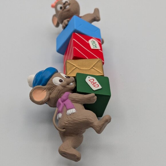 Hallmark Keepsake Mom and Dad 1997, Mice with Gifts Vintage Christmas Ornament - Picture 6 of 11